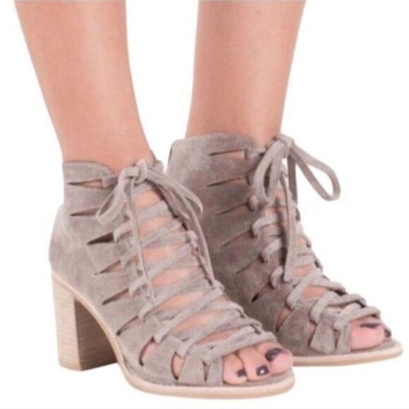 Jeffrey Campbell Corwin Taupe Suede Peep Toe Ankle Booties Size 7 Lace Up - Picture 1 of 12